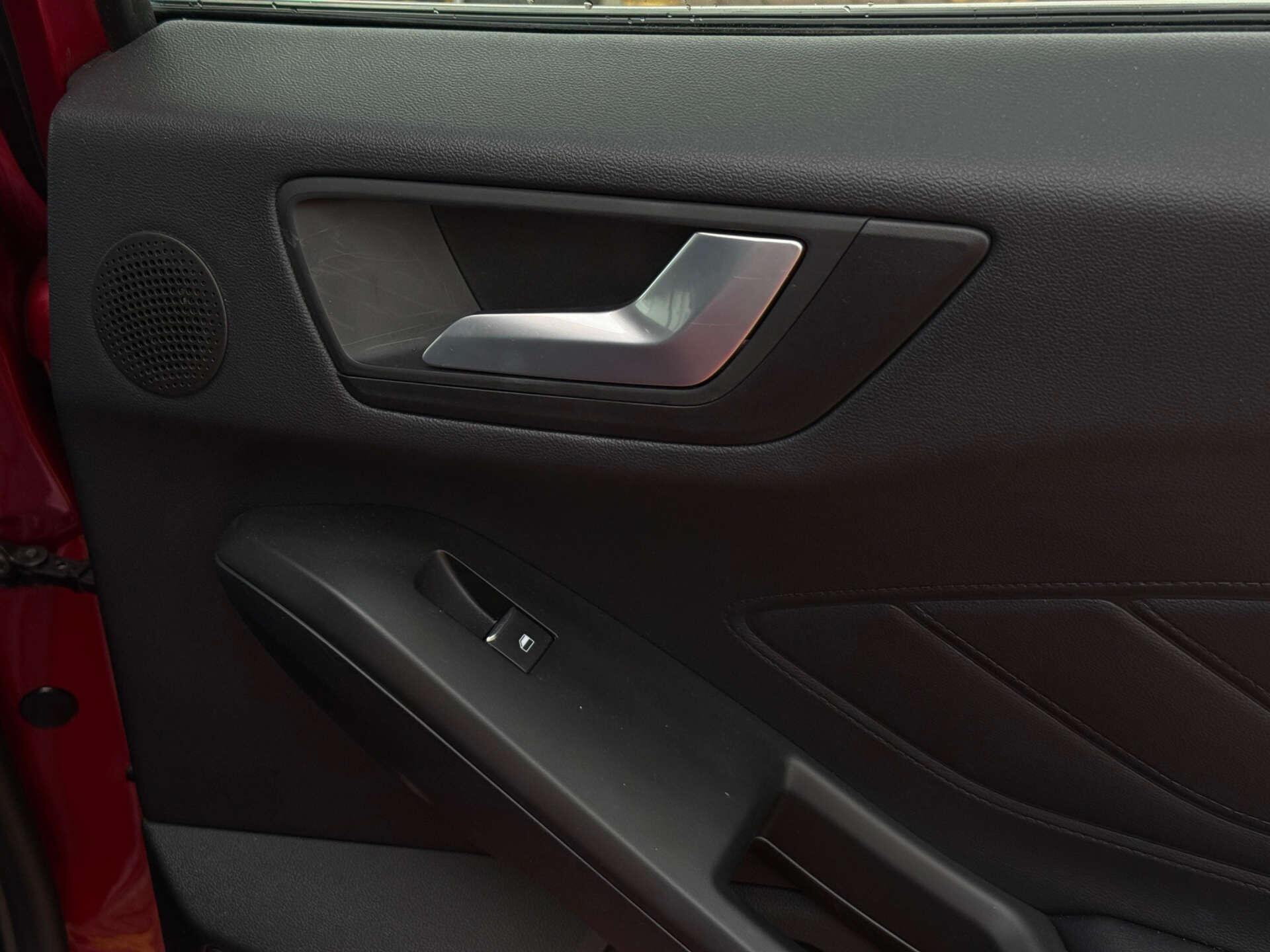 Ford Focus view 27