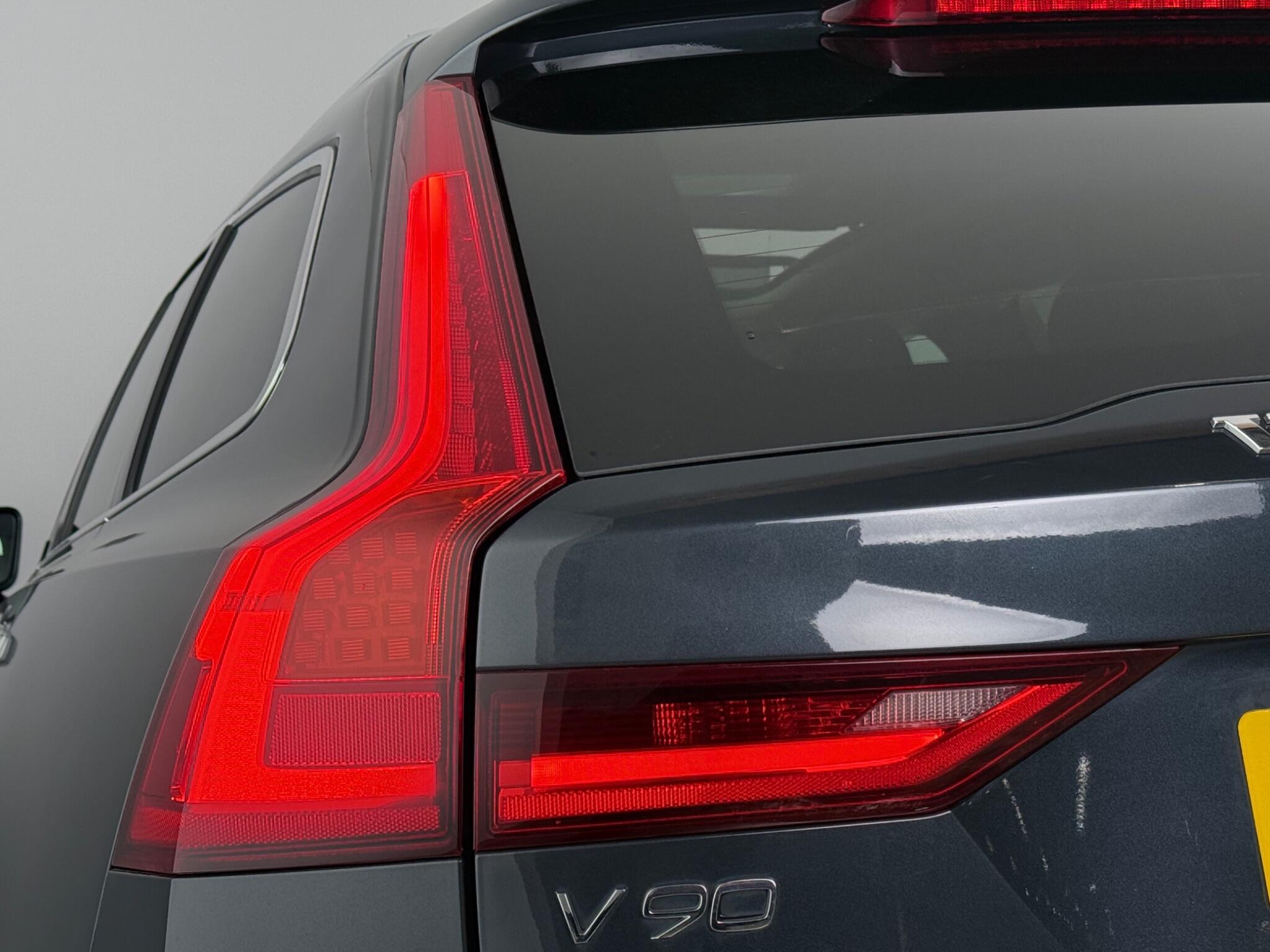 Volvo V90 view 13