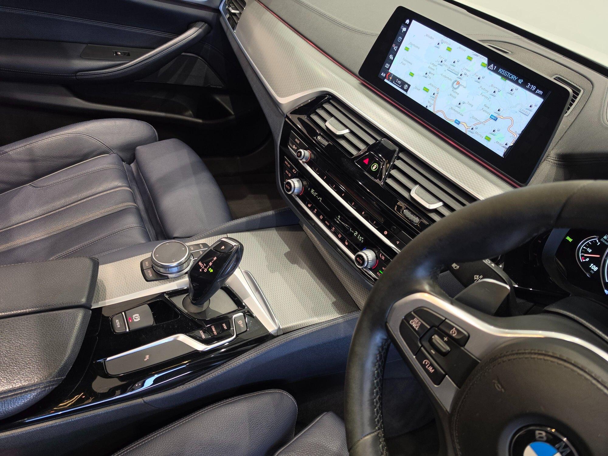 BMW 5 Series view 31