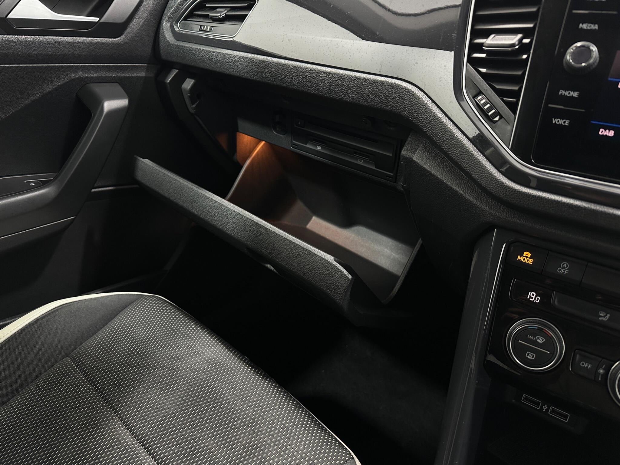 Volkswagen T-Roc view 27