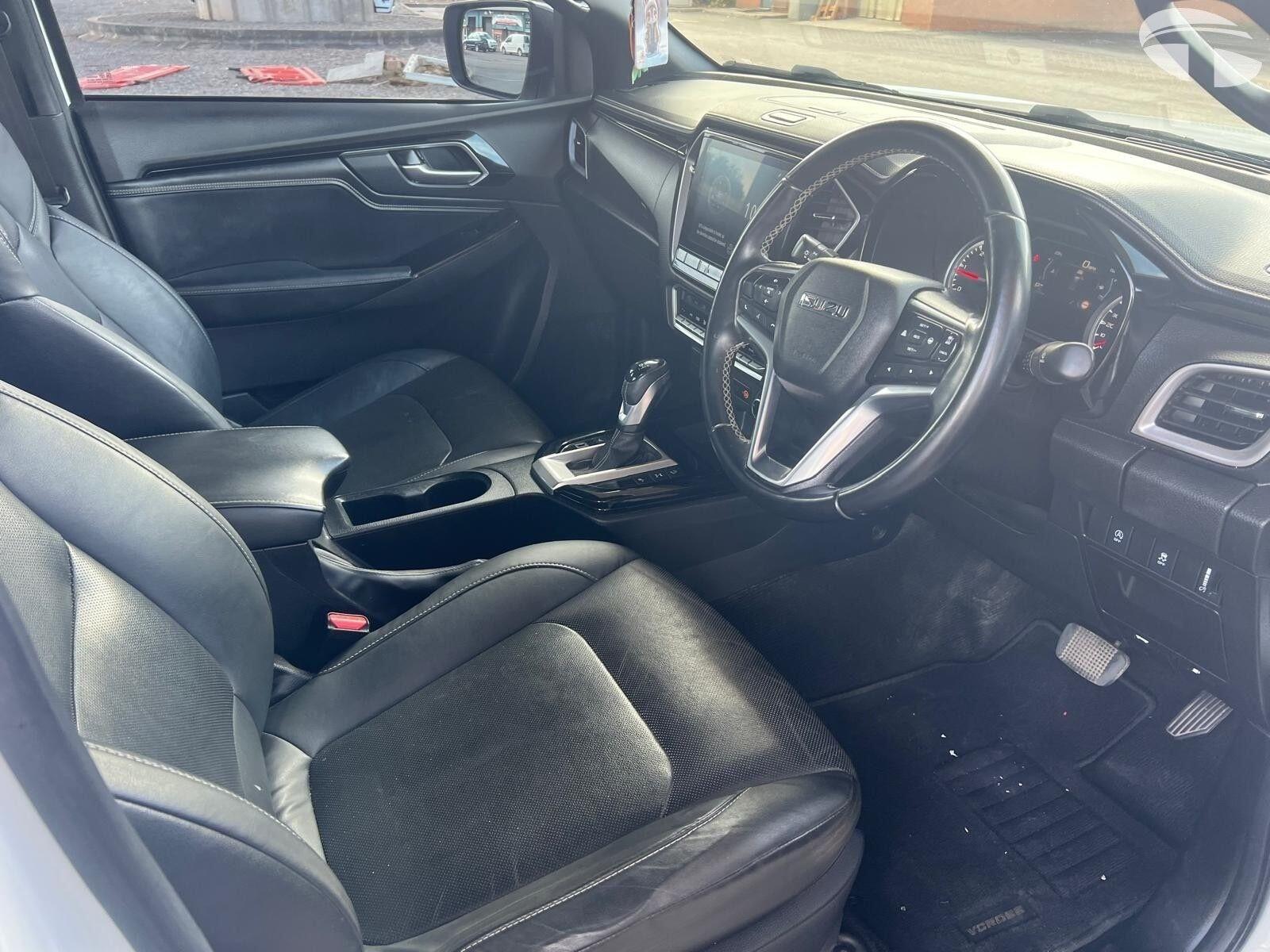 Isuzu D-Max view 17