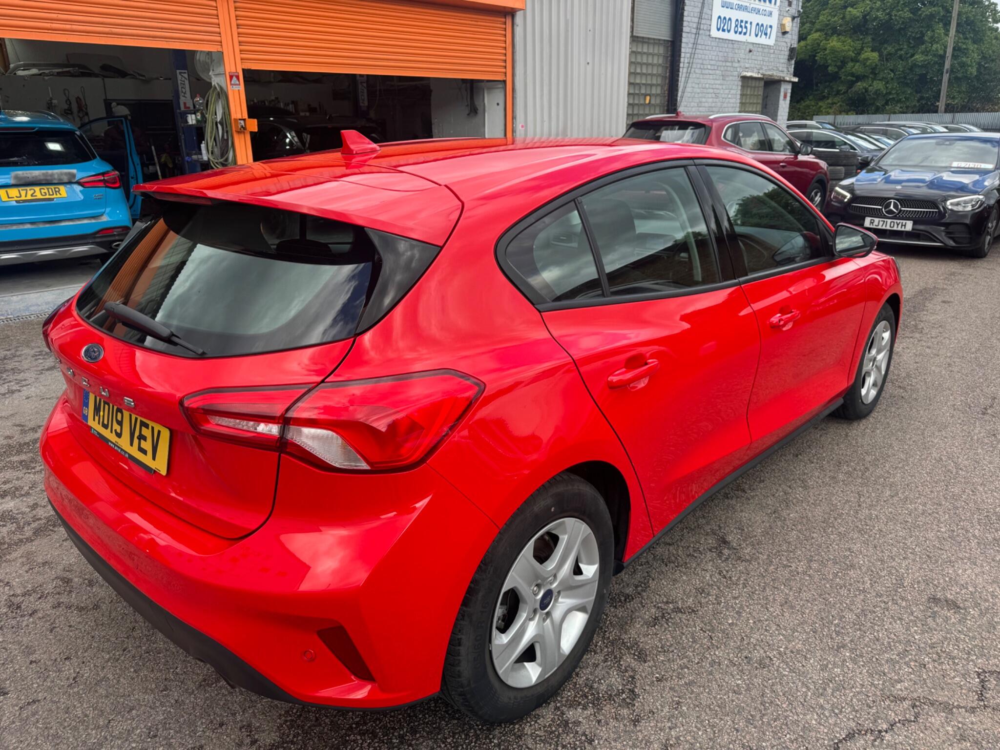 Ford Focus view 4