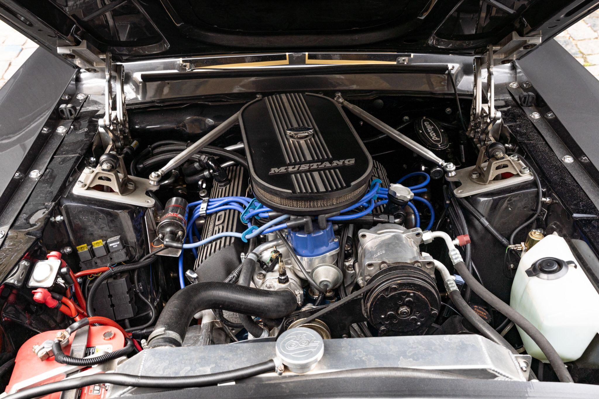 Ford Mustang view 38