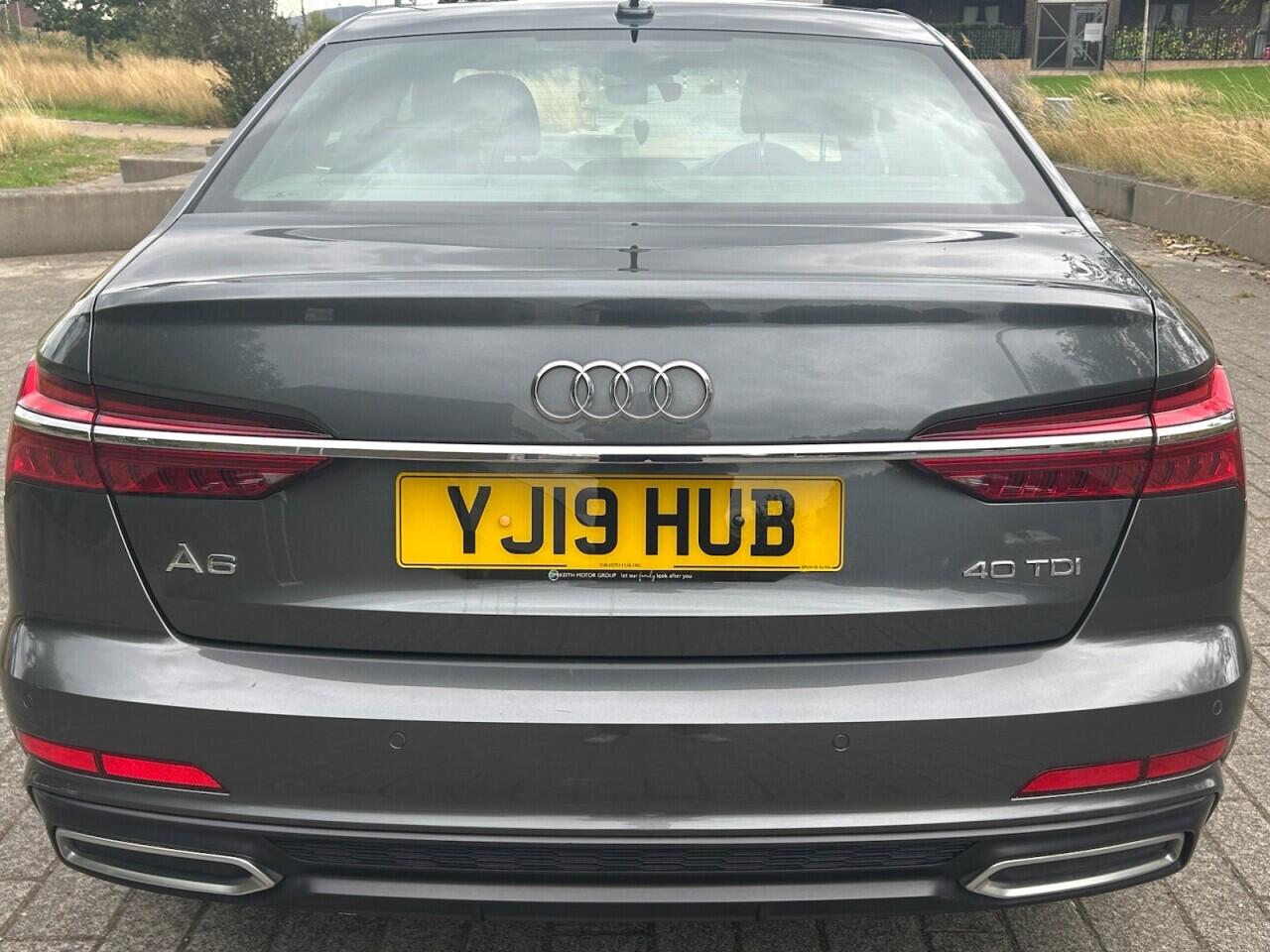 Audi A6 view 12