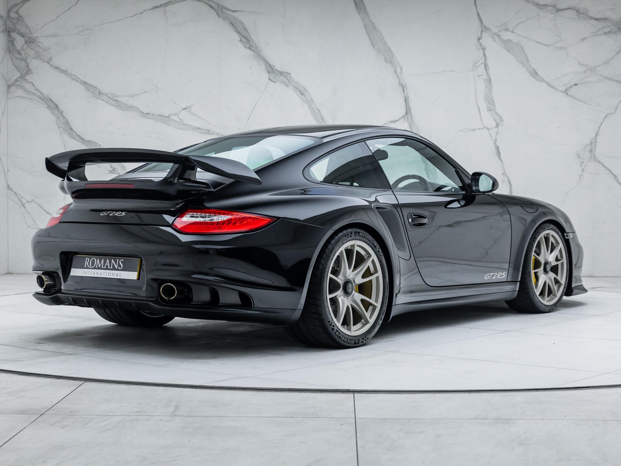 Porsche 911 view 11