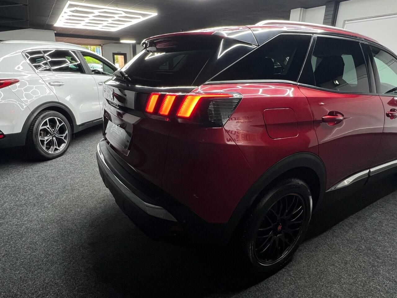 Peugeot 3008 view 11