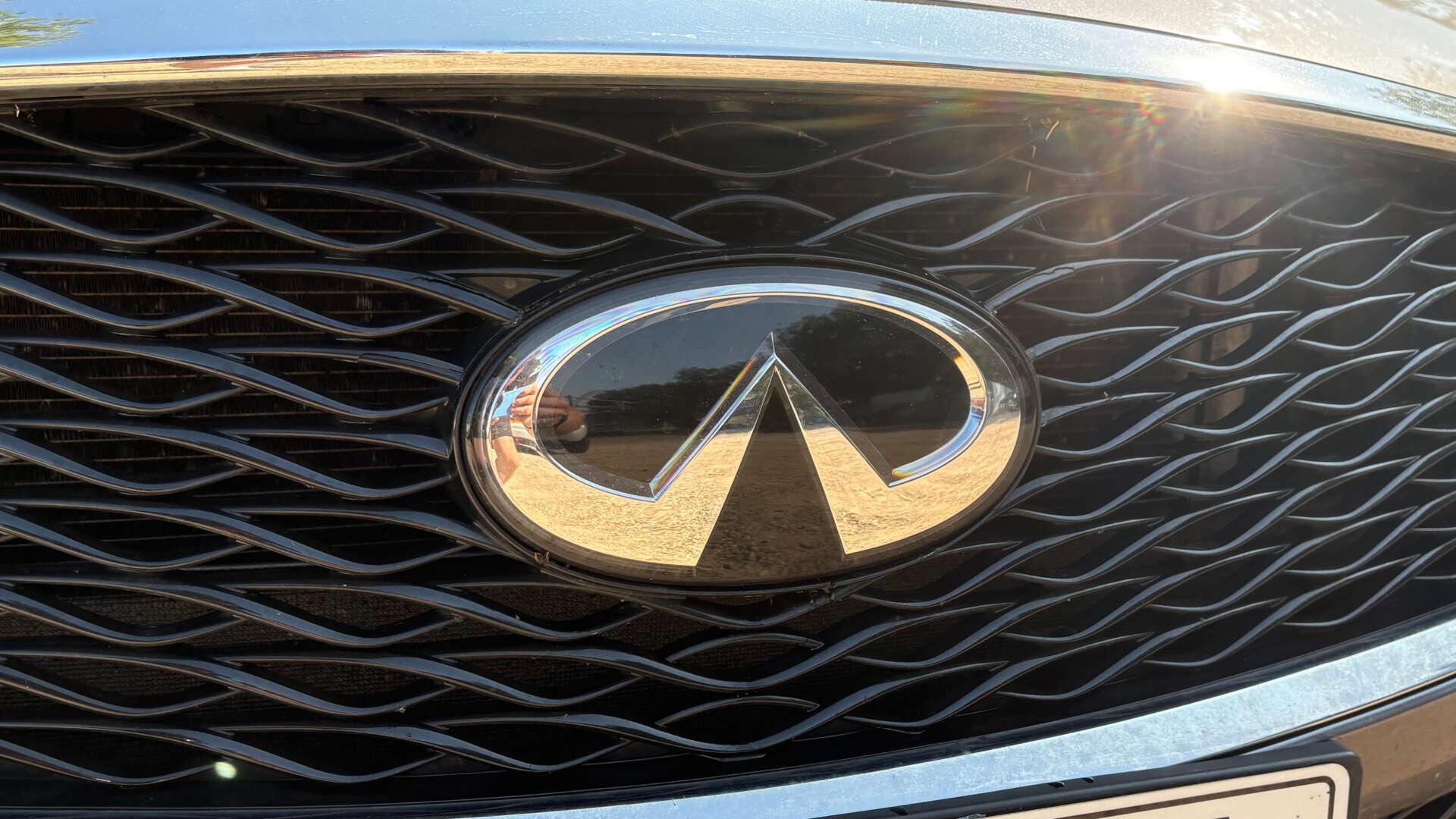 Infiniti Q30 view 39