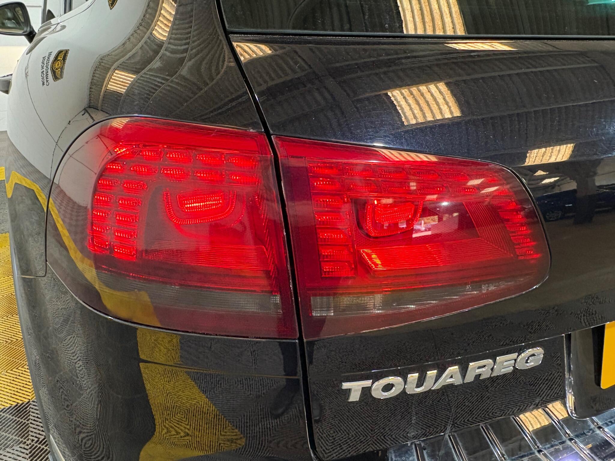 Volkswagen Touareg view 32
