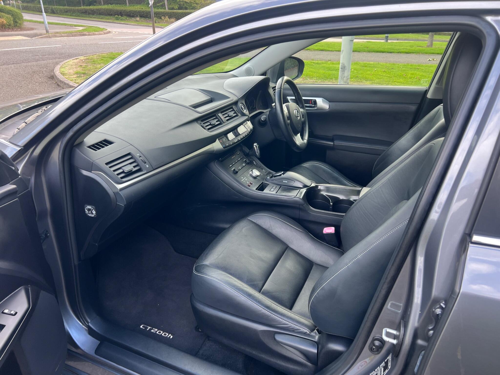 Lexus CT view 31