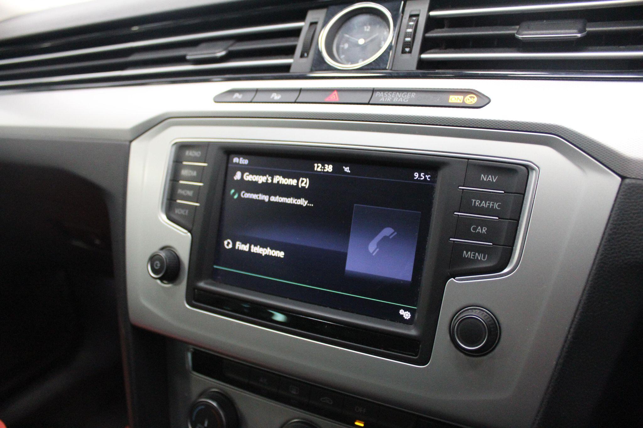 Volkswagen Passat view 37