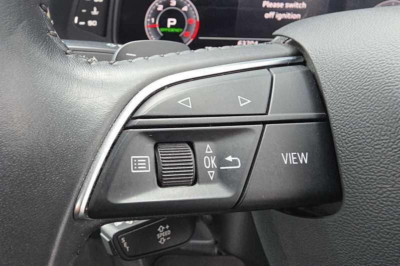 Audi Q7 view 21