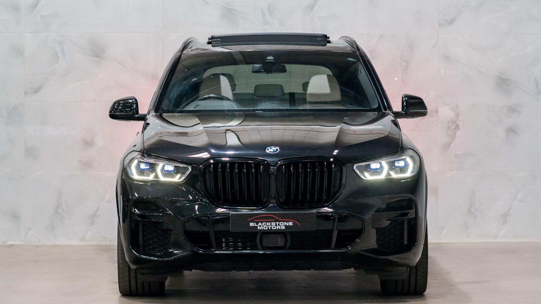 BMW X5 view 4