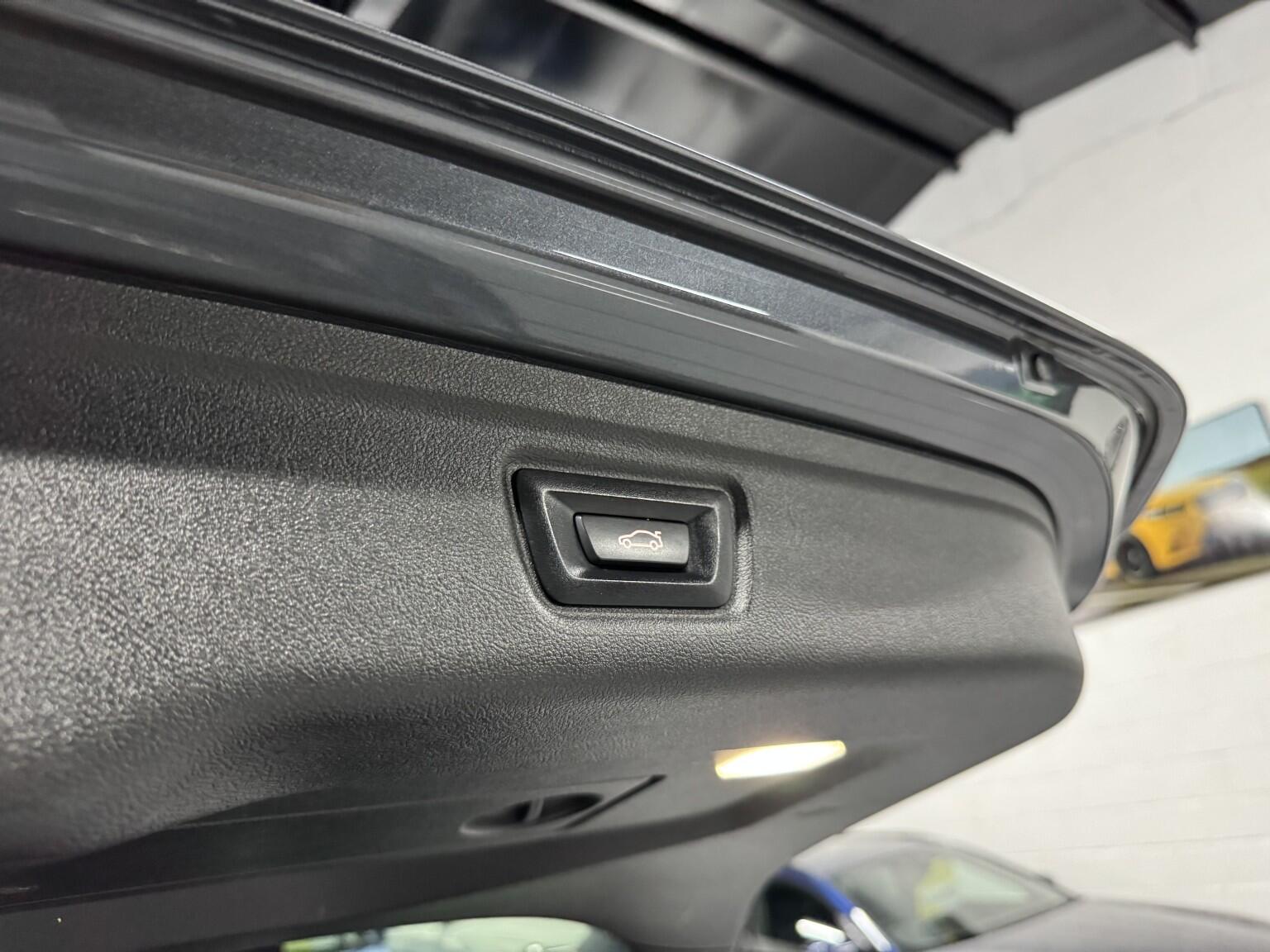 BMW 3 Series view 33