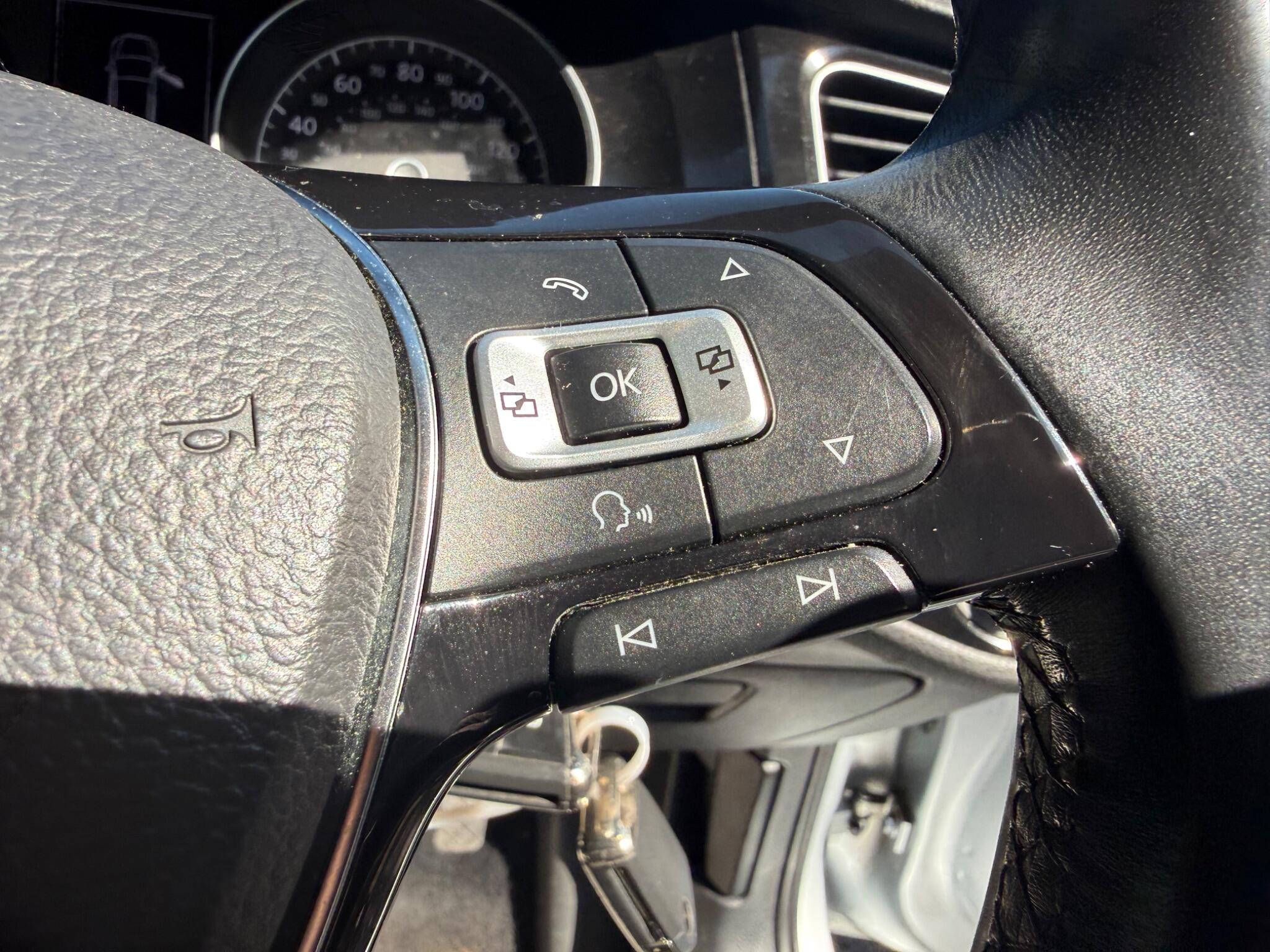 2014 Volkswagen Golf image 14