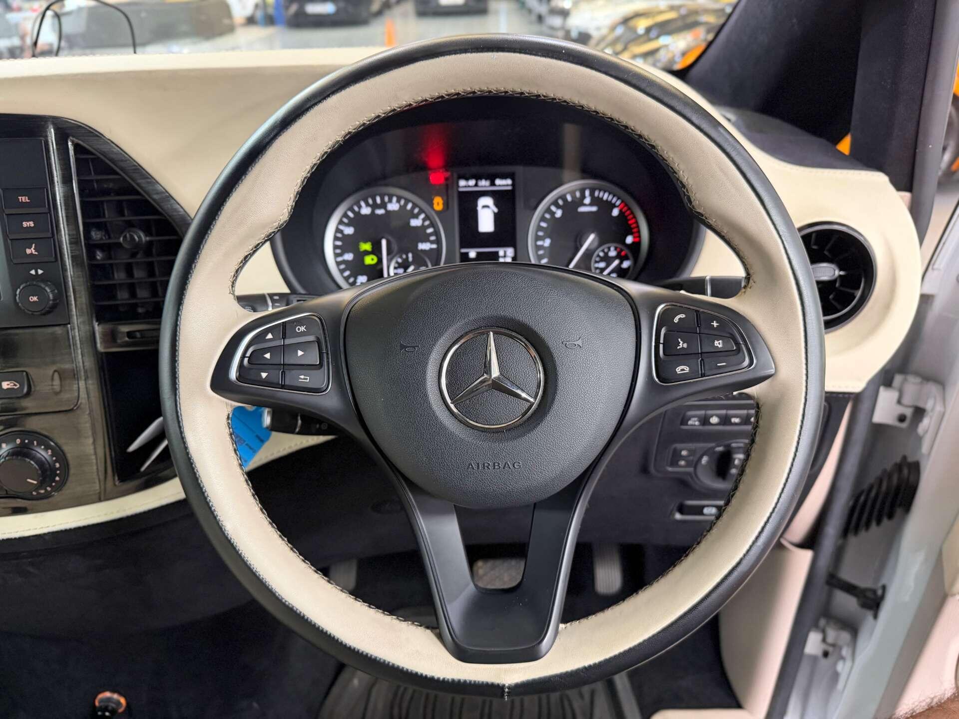 Mercedes-Benz Vito view 23