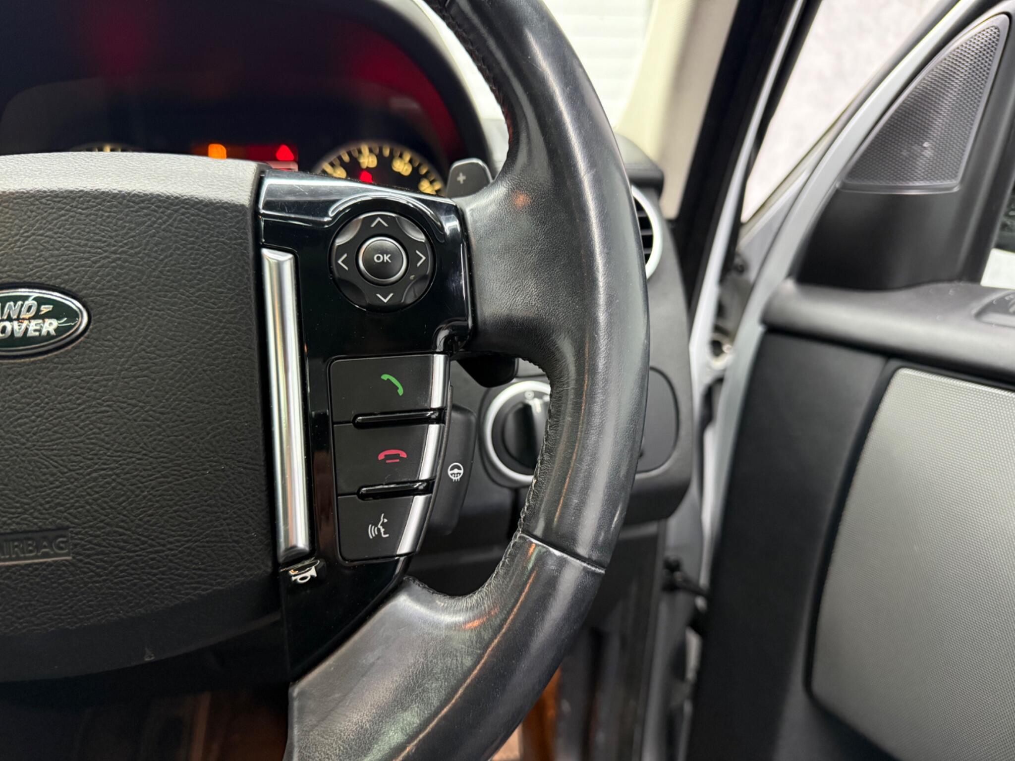 Land Rover Discovery 4 view 12