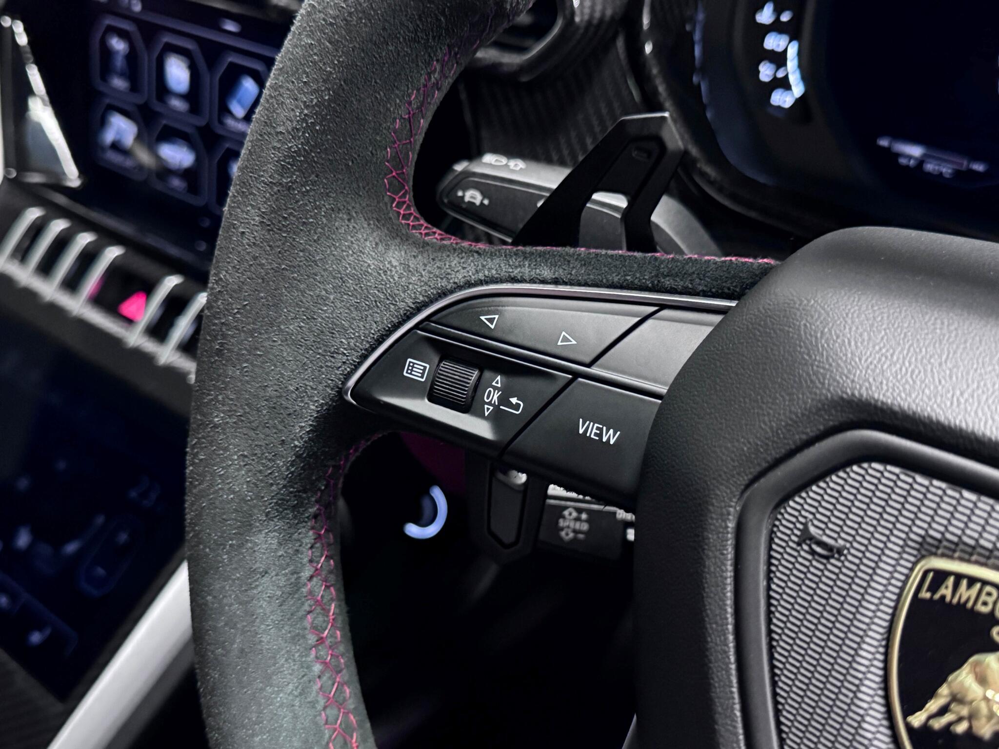 Lamborghini Urus view 18