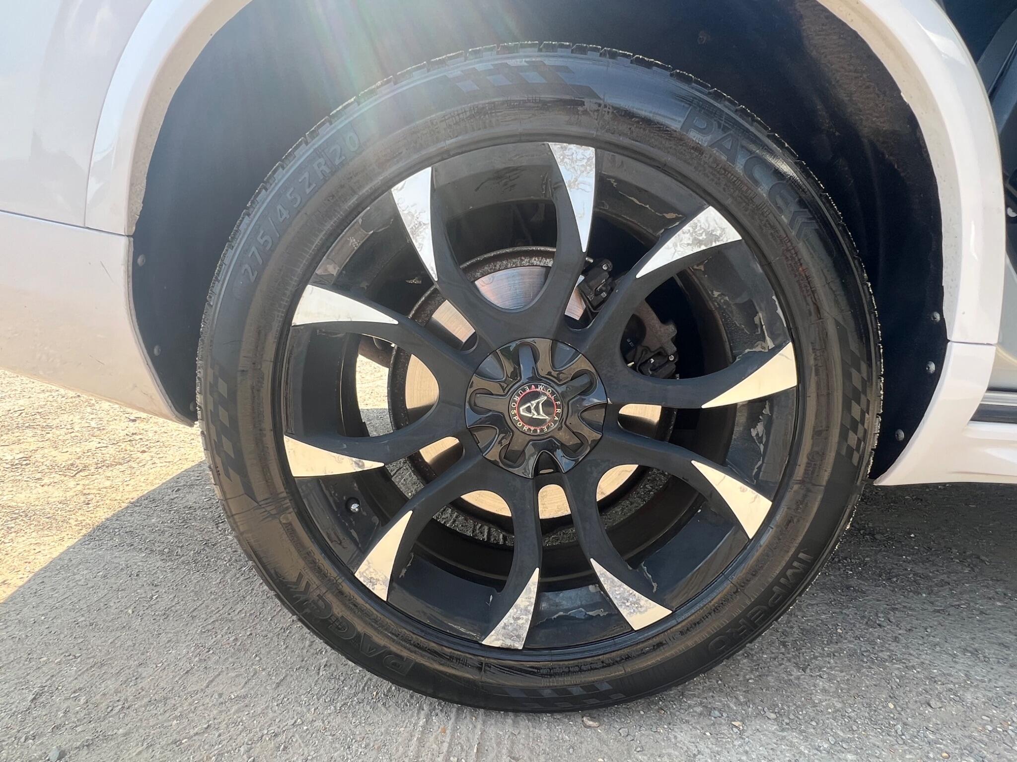 Volvo XC90 view 60