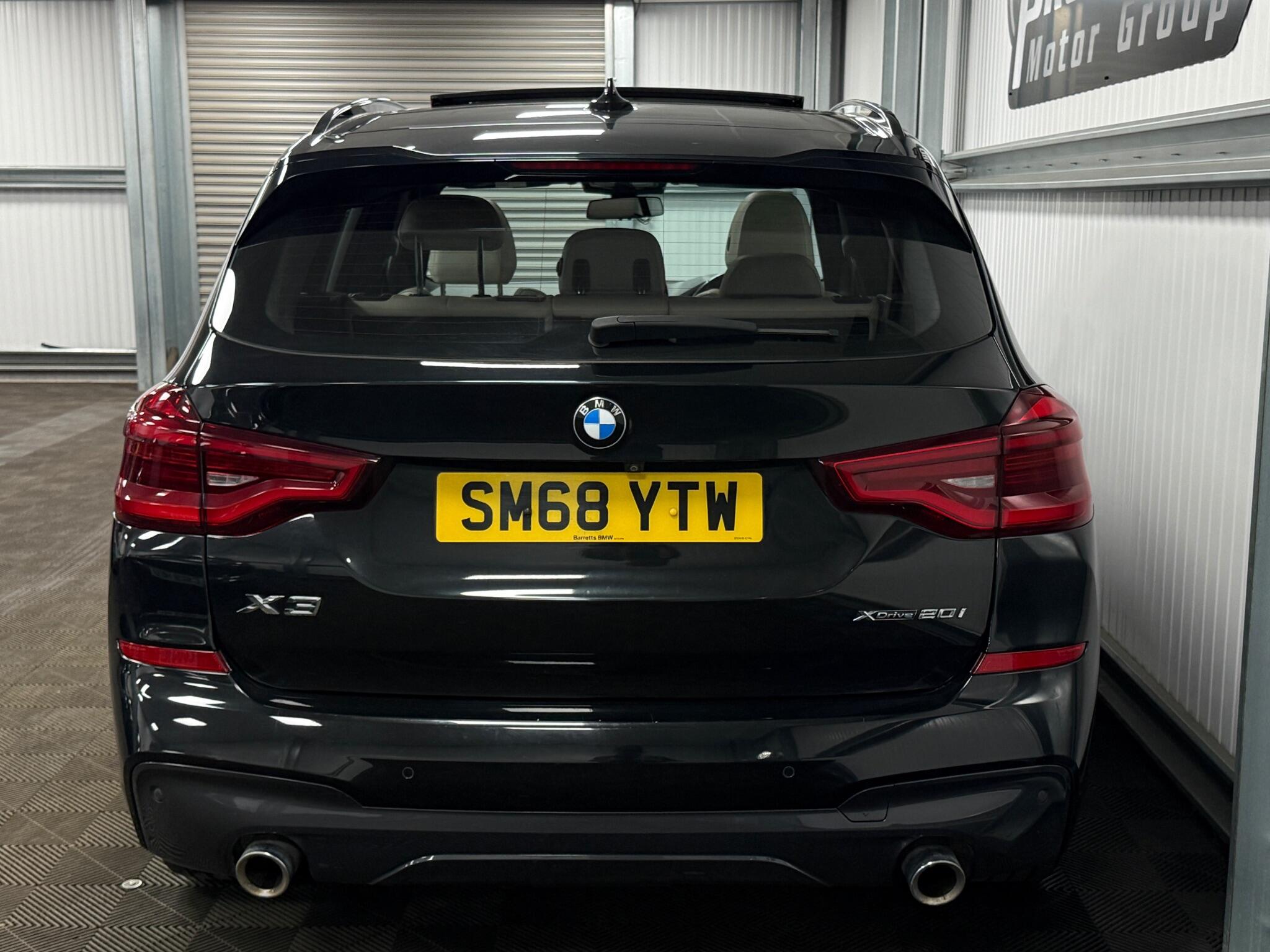 BMW X3 view 10