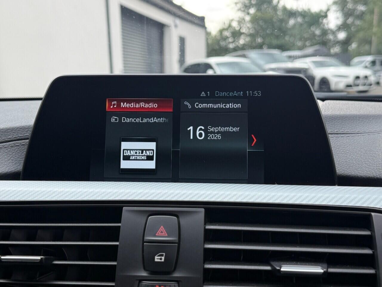 BMW 3 Series view 20