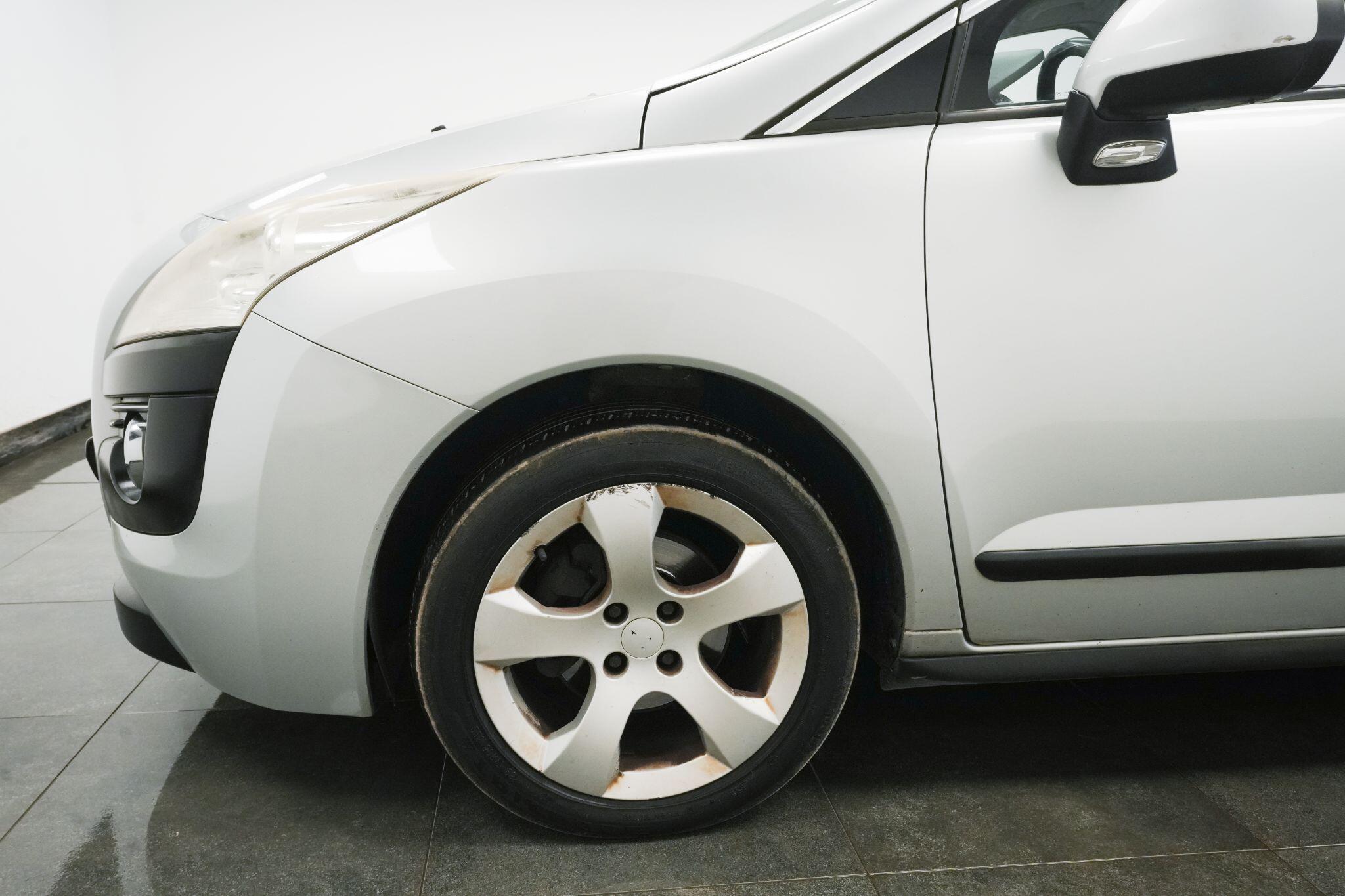Peugeot 3008 view 6
