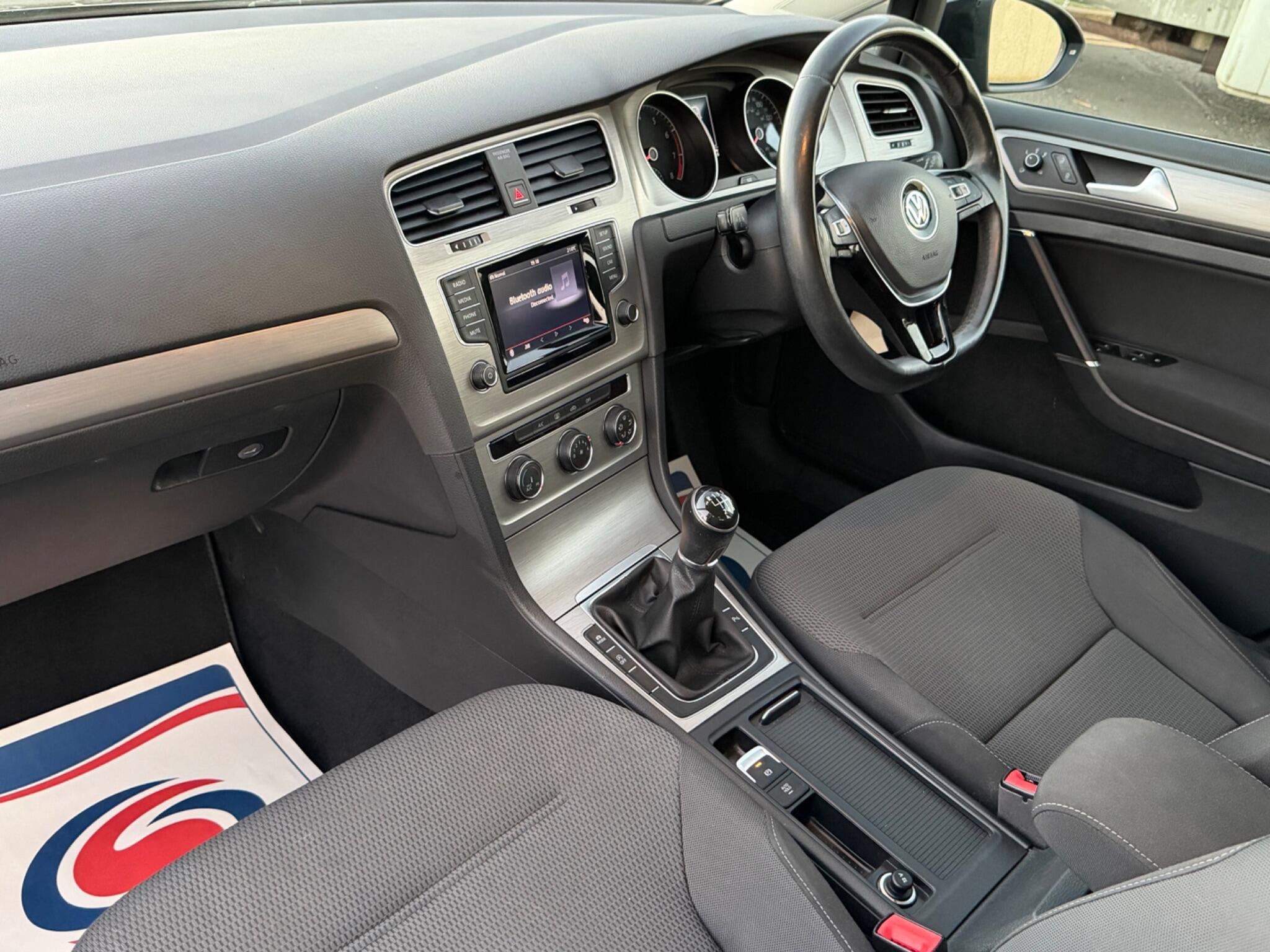 Volkswagen Golf view 12