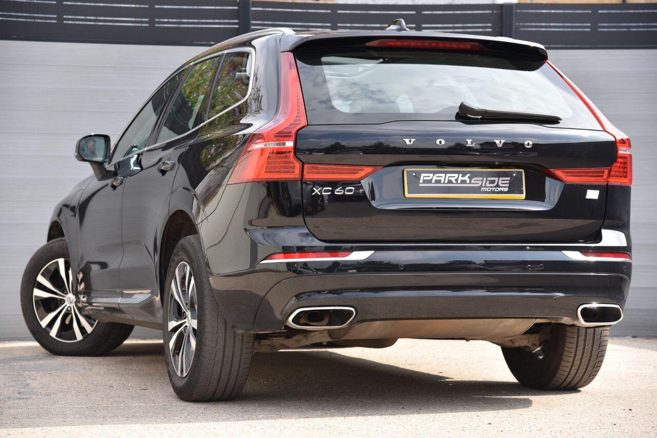 Volvo XC60 view 3