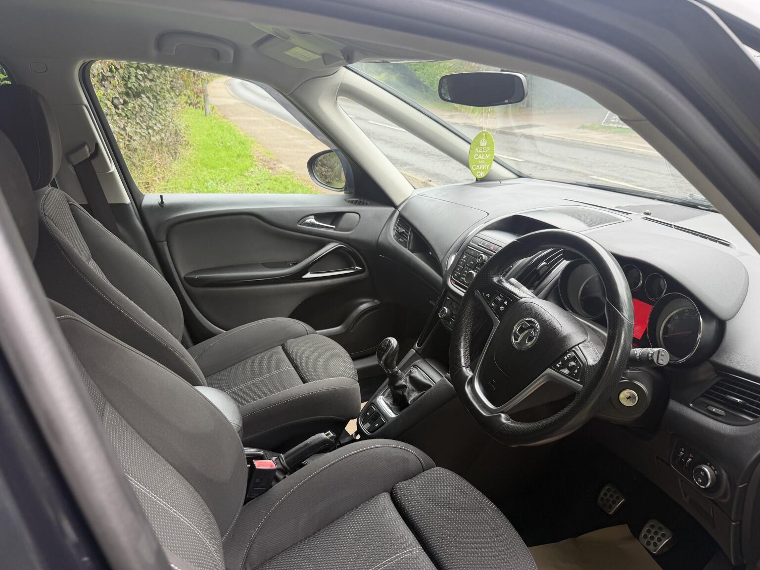 Vauxhall Zafira Tourer view 16