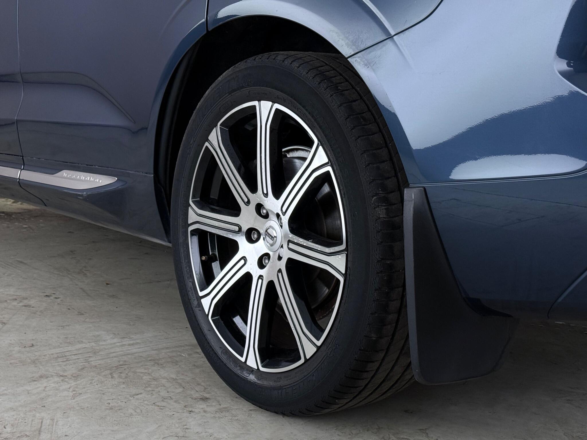 Volvo XC60 view 9