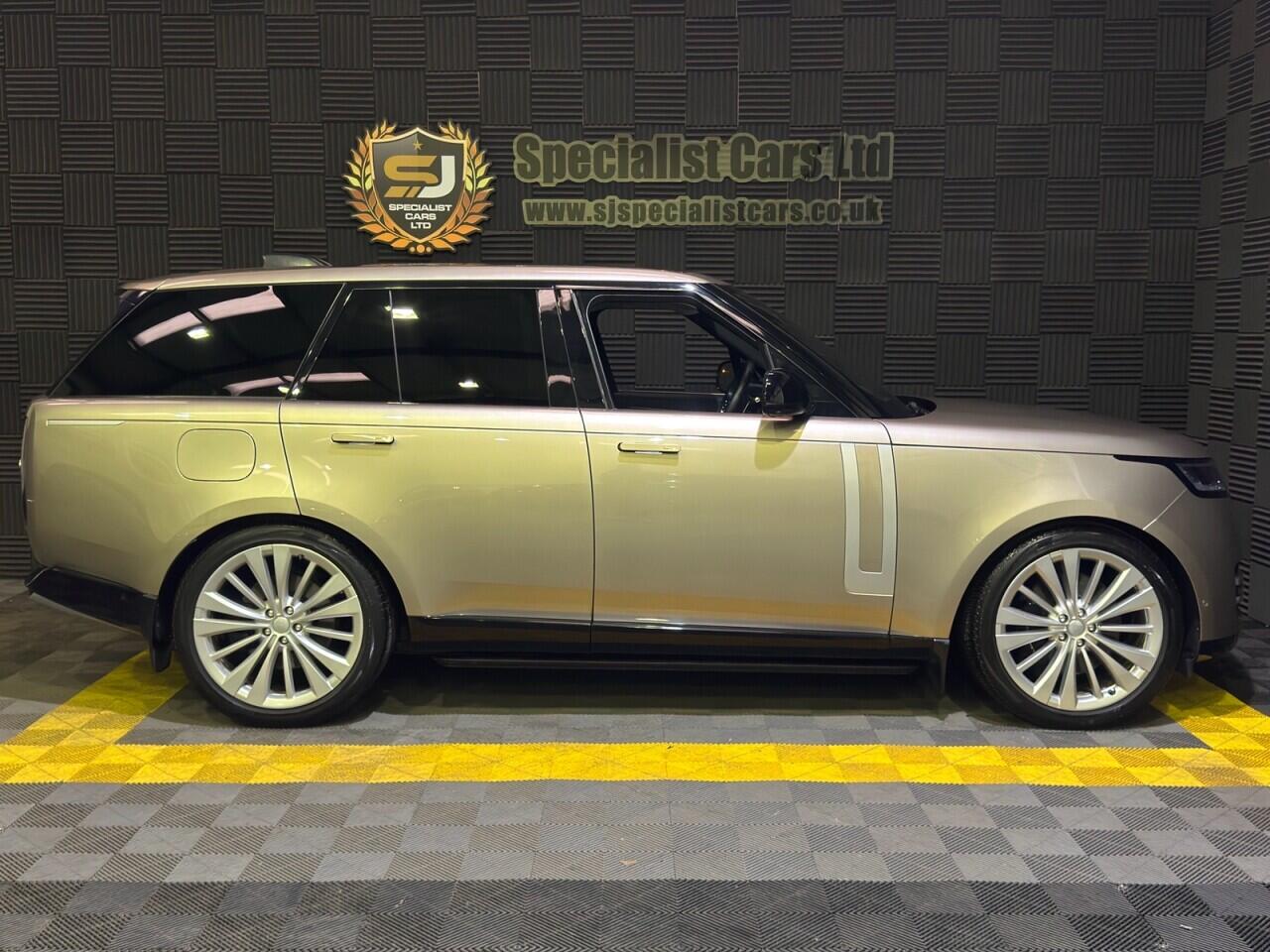 Land Rover Range Rover view 4