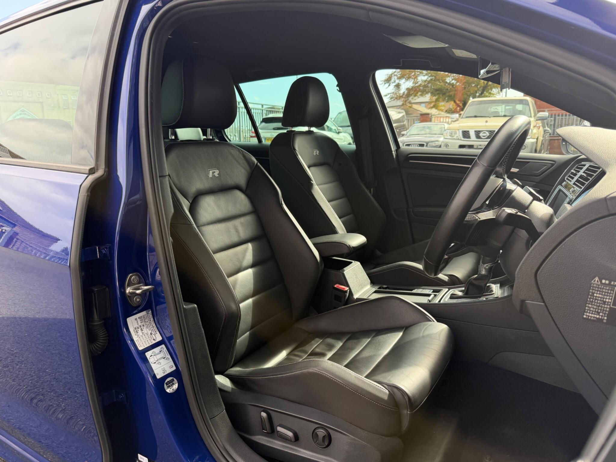 Volkswagen Golf view 14