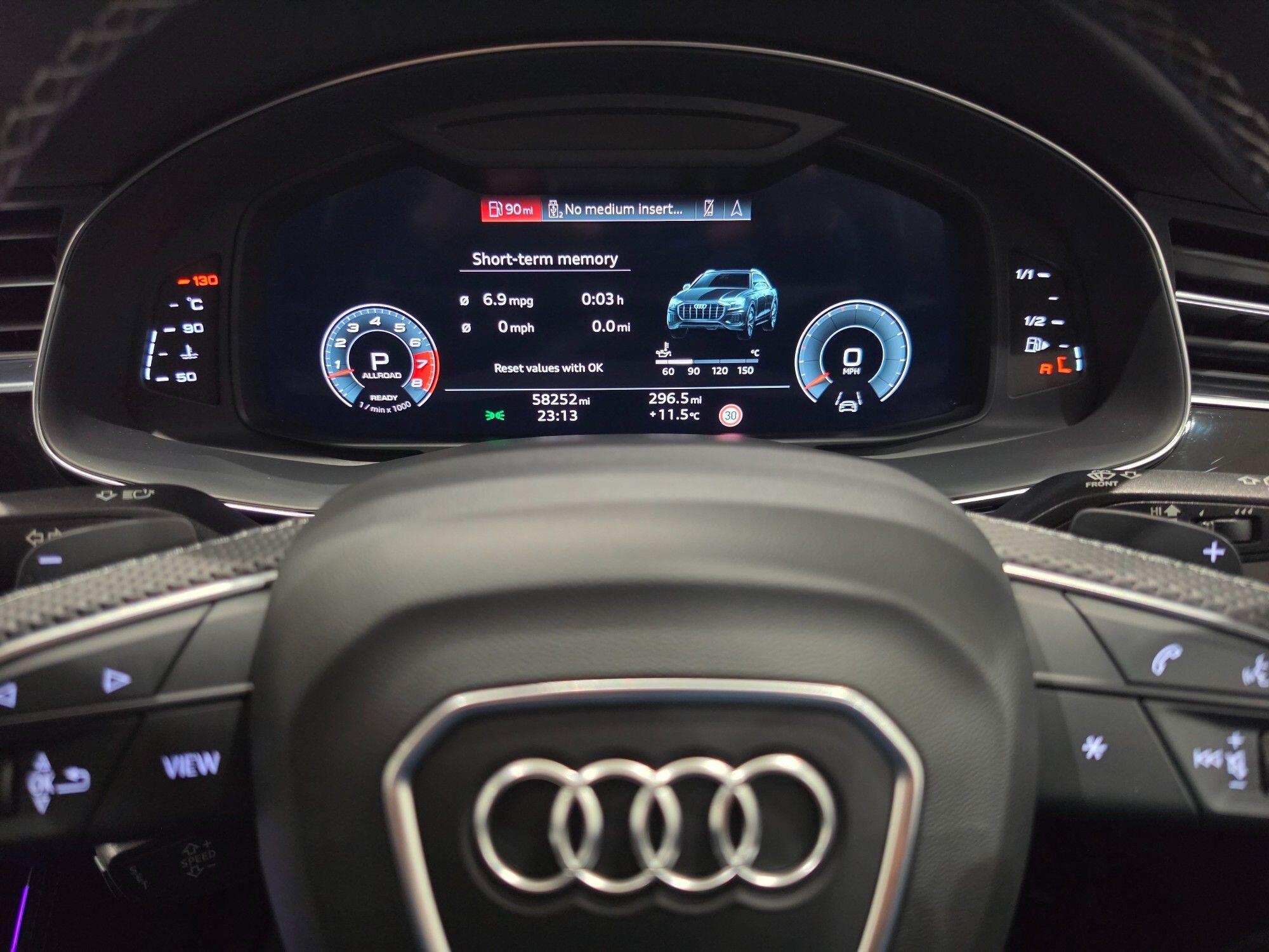 Audi Q8 view 95