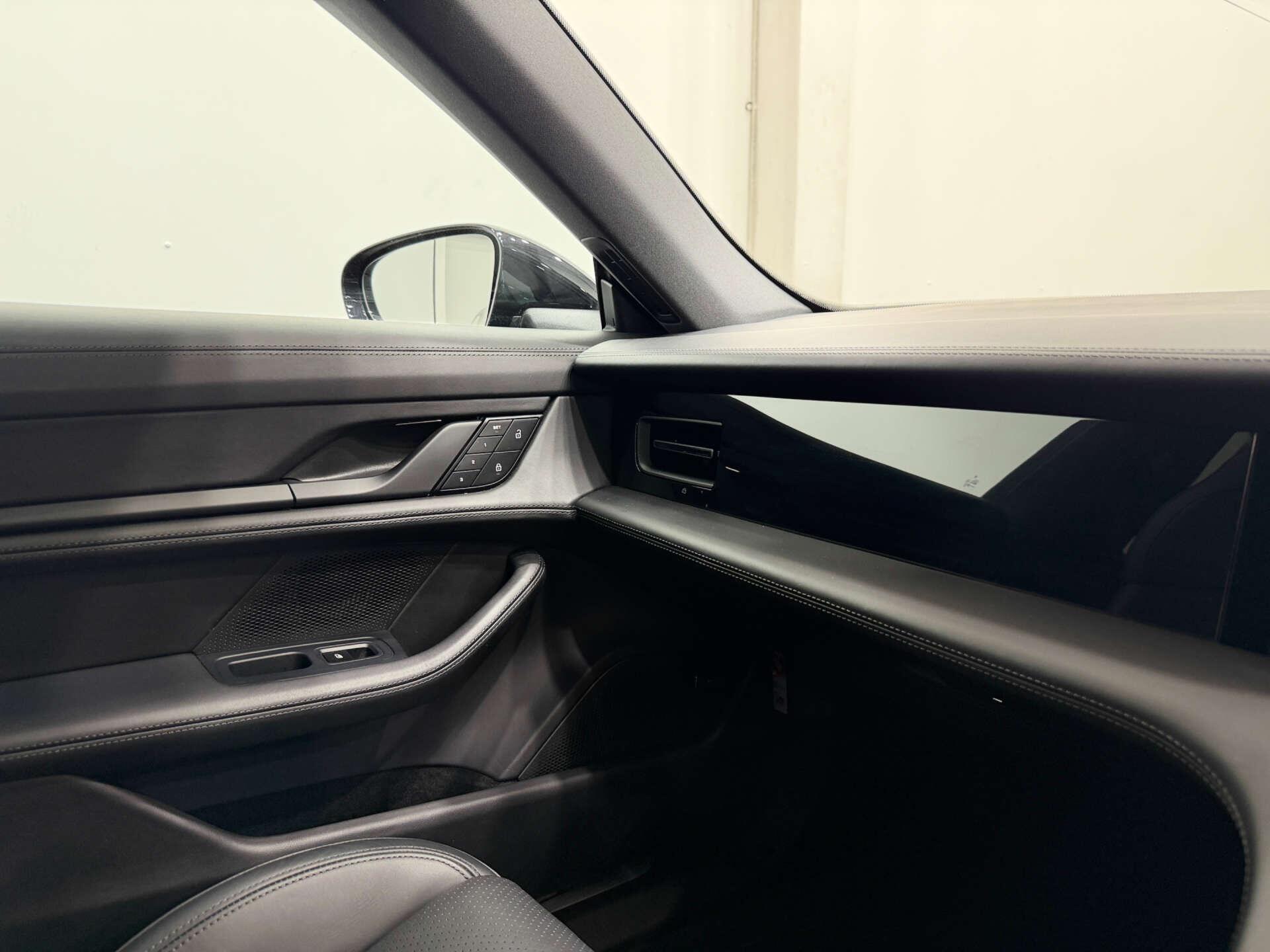 Porsche Taycan view 33