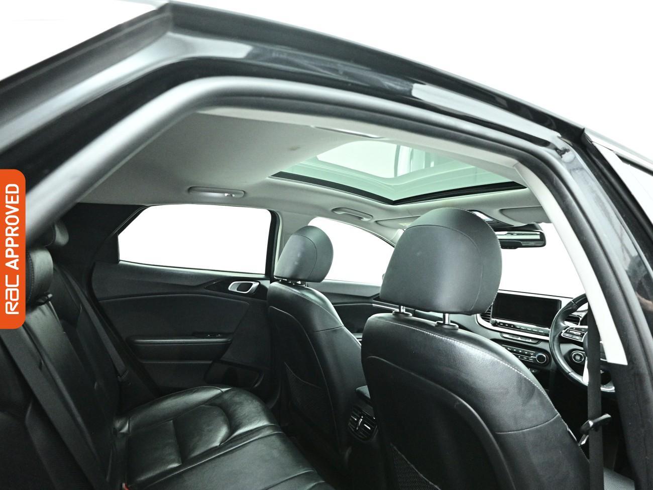 Kia Xceed view 3