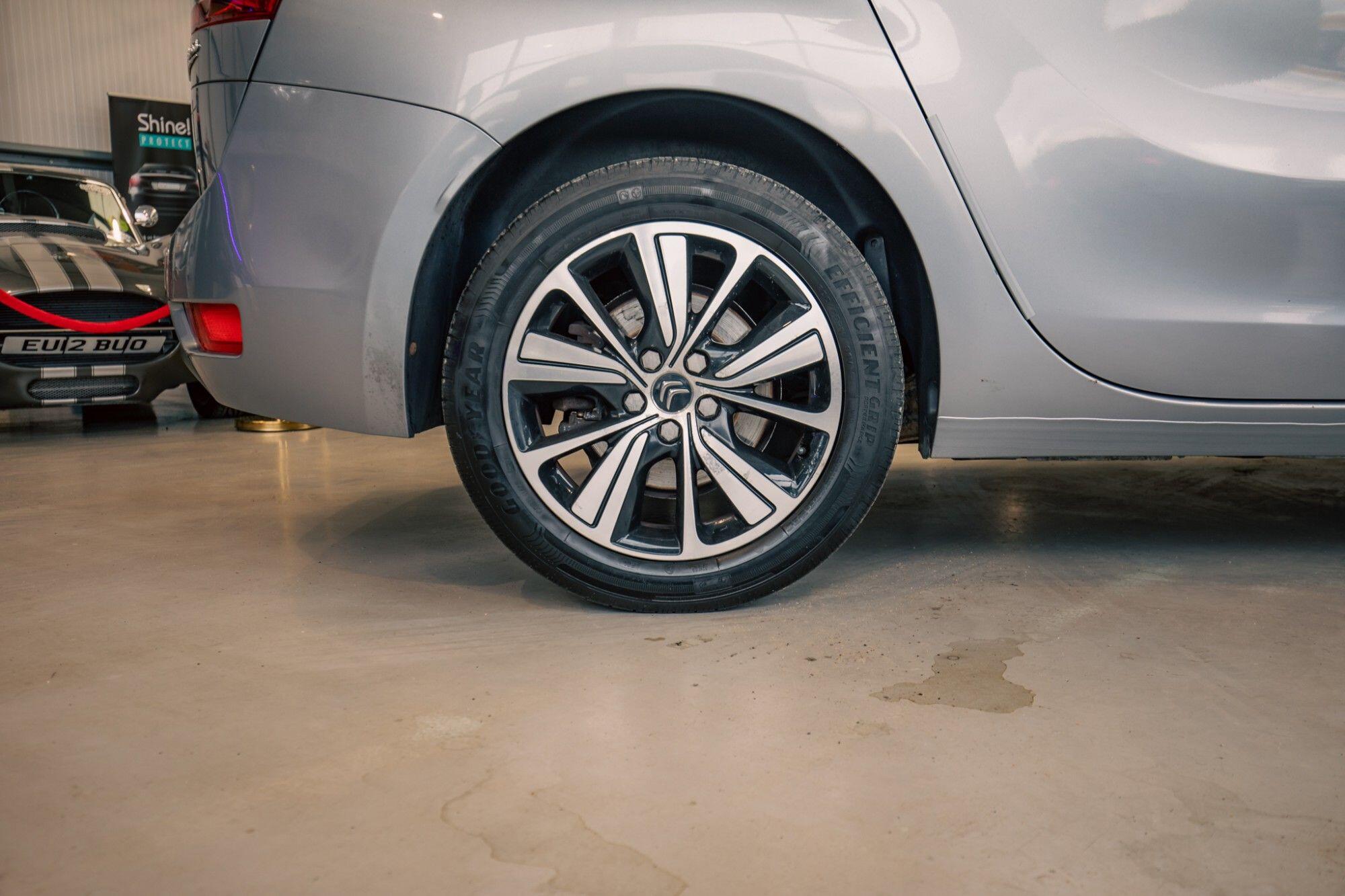 Citroen Grand C4 Picasso view 9