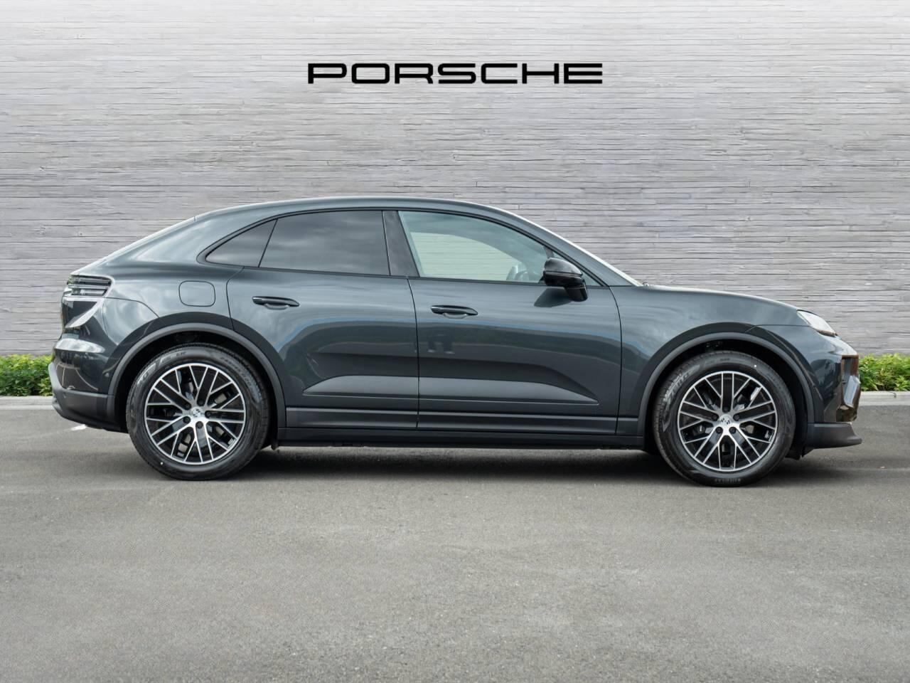 Porsche Macan view 2