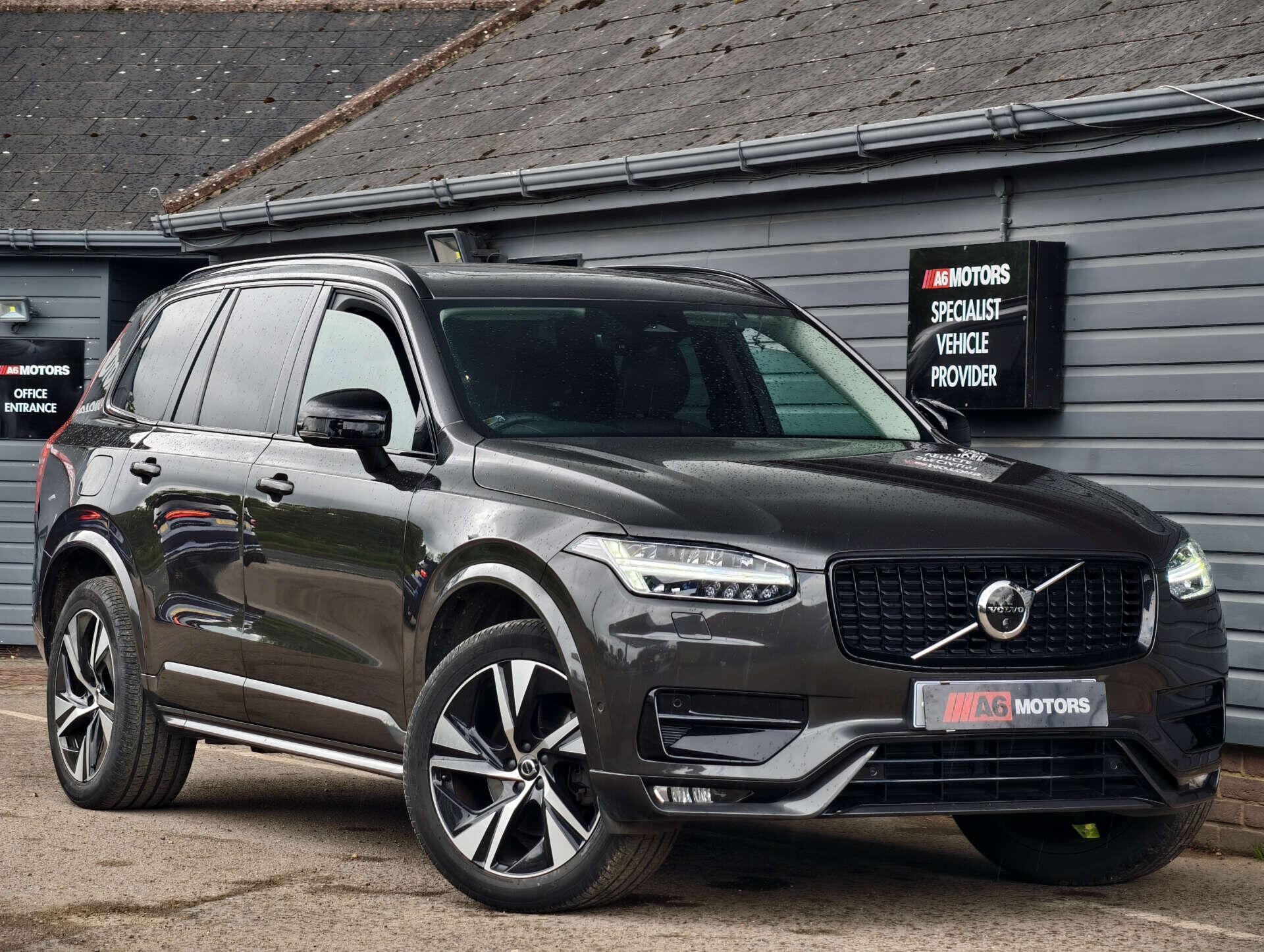 Volvo XC90 view 10