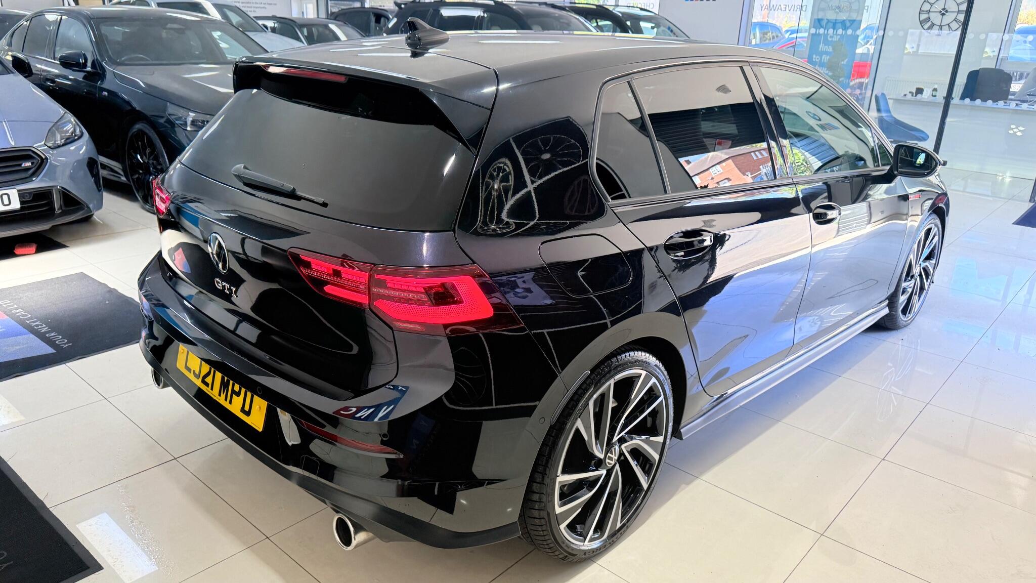 Volkswagen Golf view 12