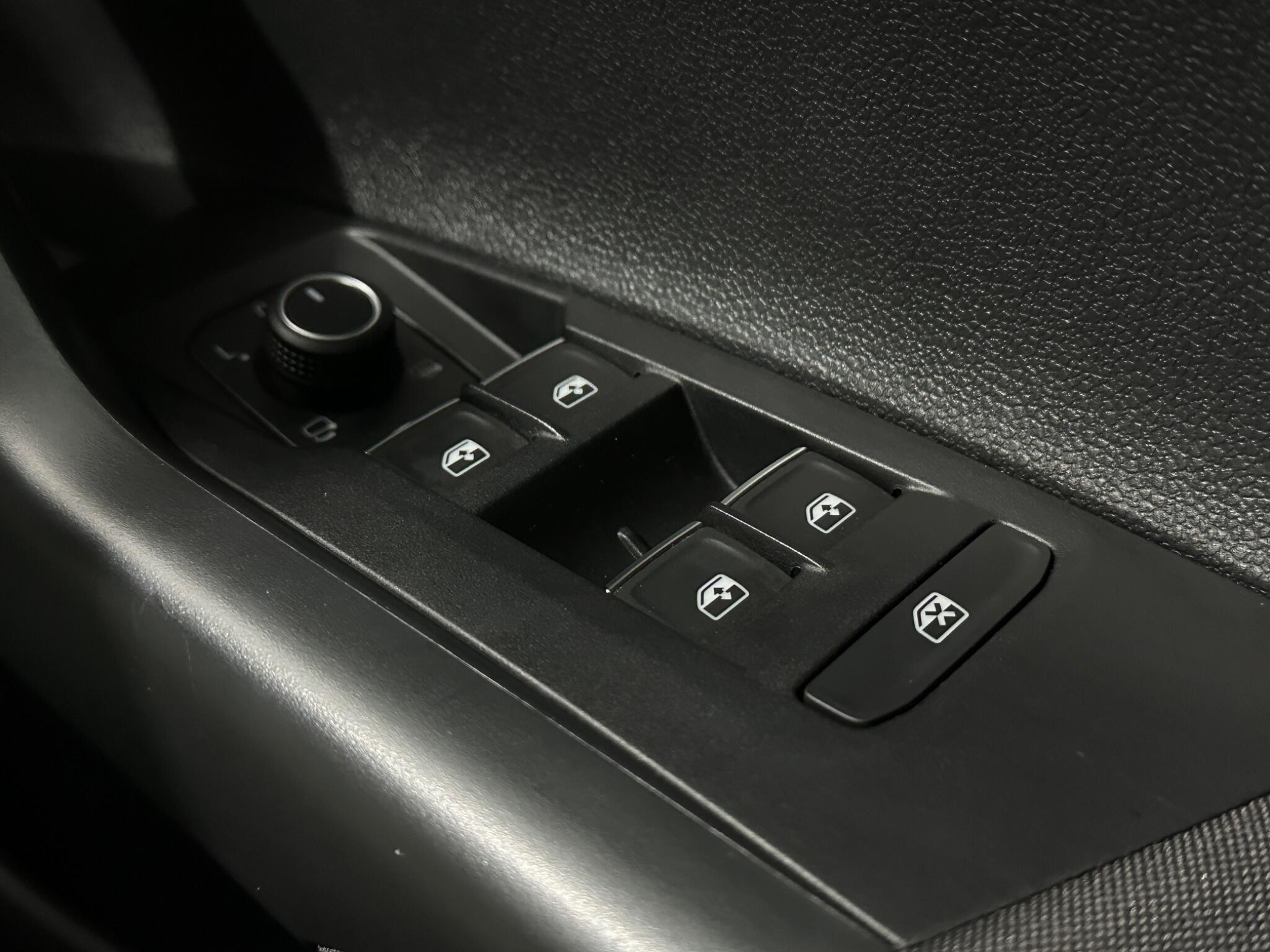Volkswagen Polo view 19