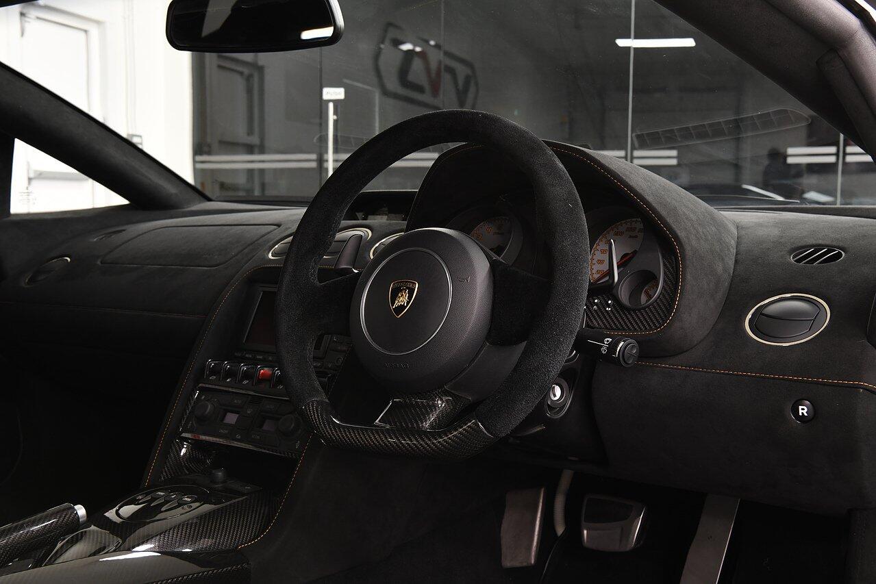Lamborghini Gallardo view 5