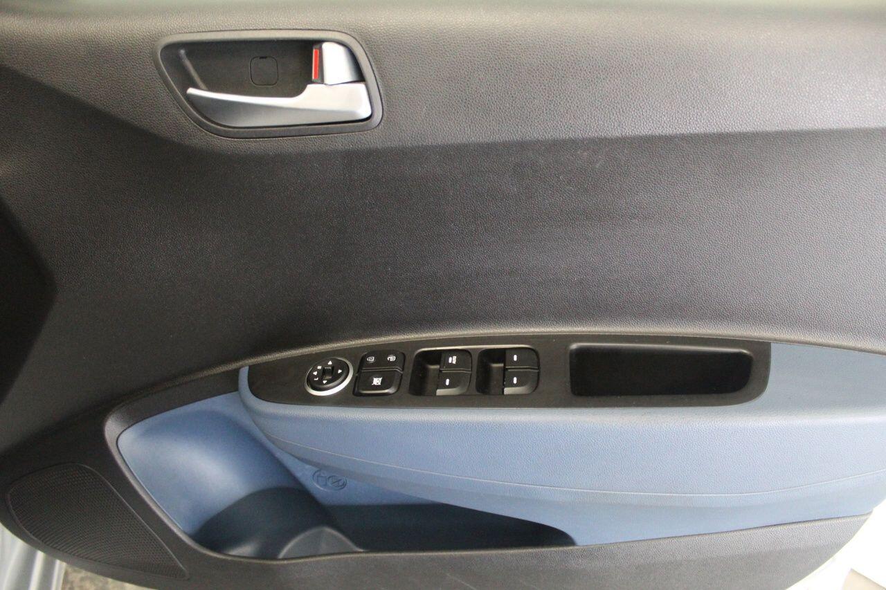 Hyundai i10 view 45