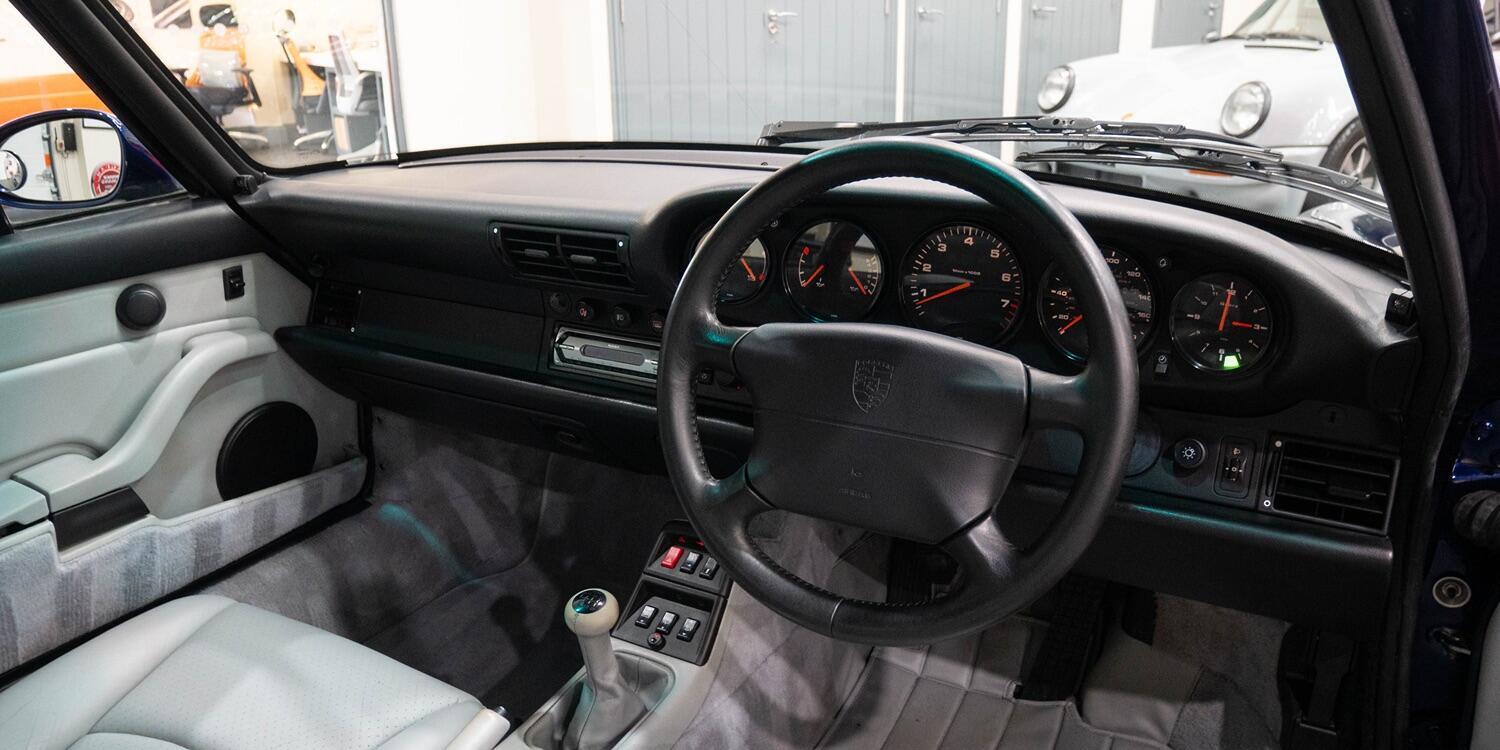 Porsche 911 view 13