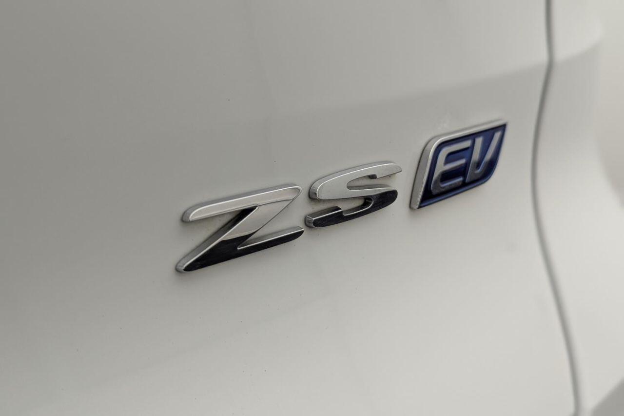 MG ZS view 38