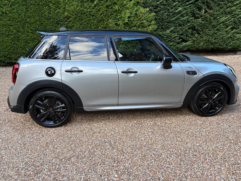Mini Hatch view 7