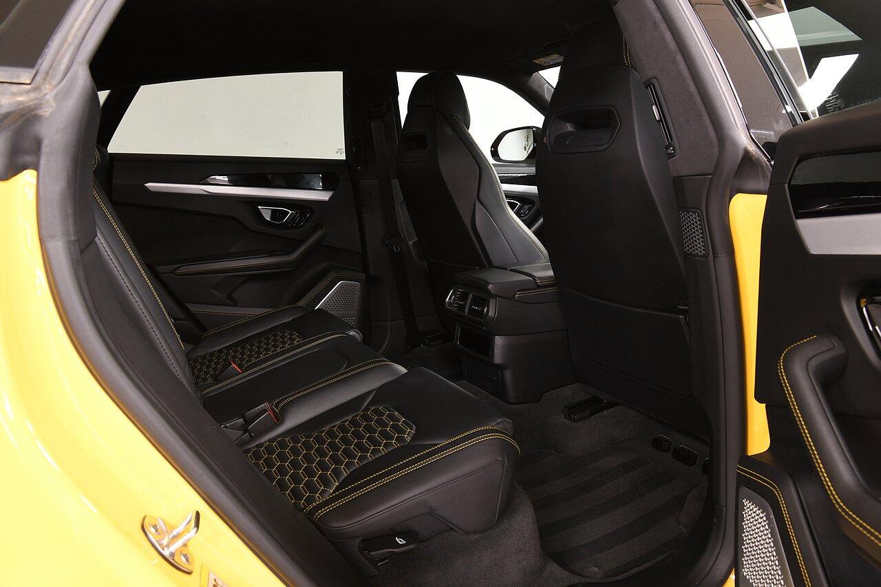 Lamborghini Urus view 26