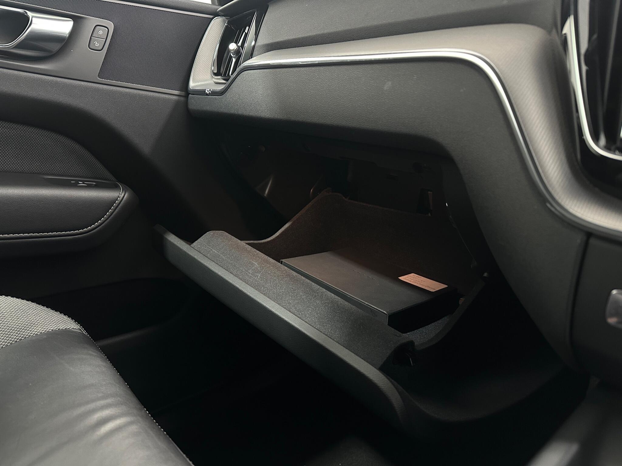 Volvo XC60 view 27