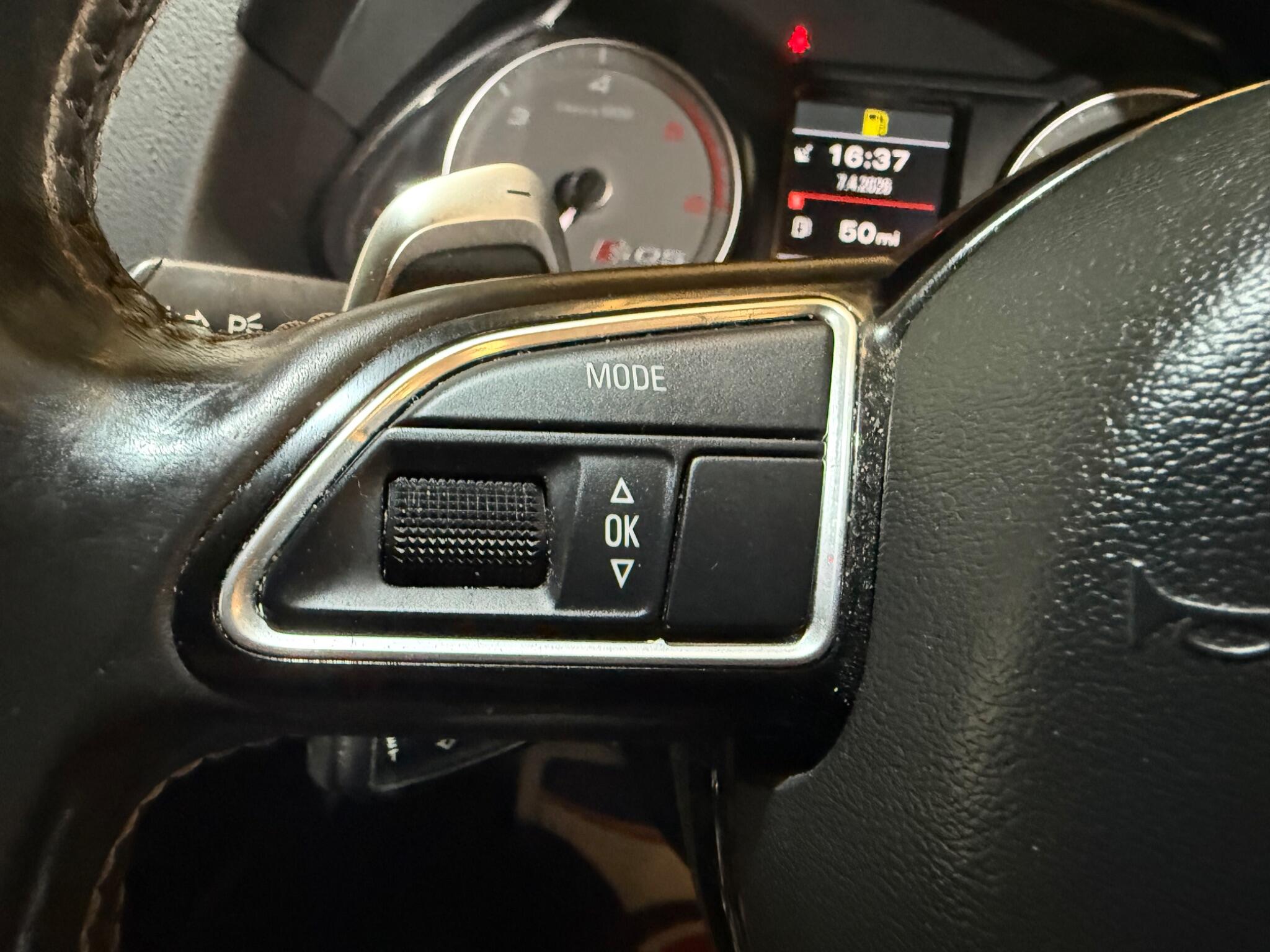 Audi SQ5 view 29