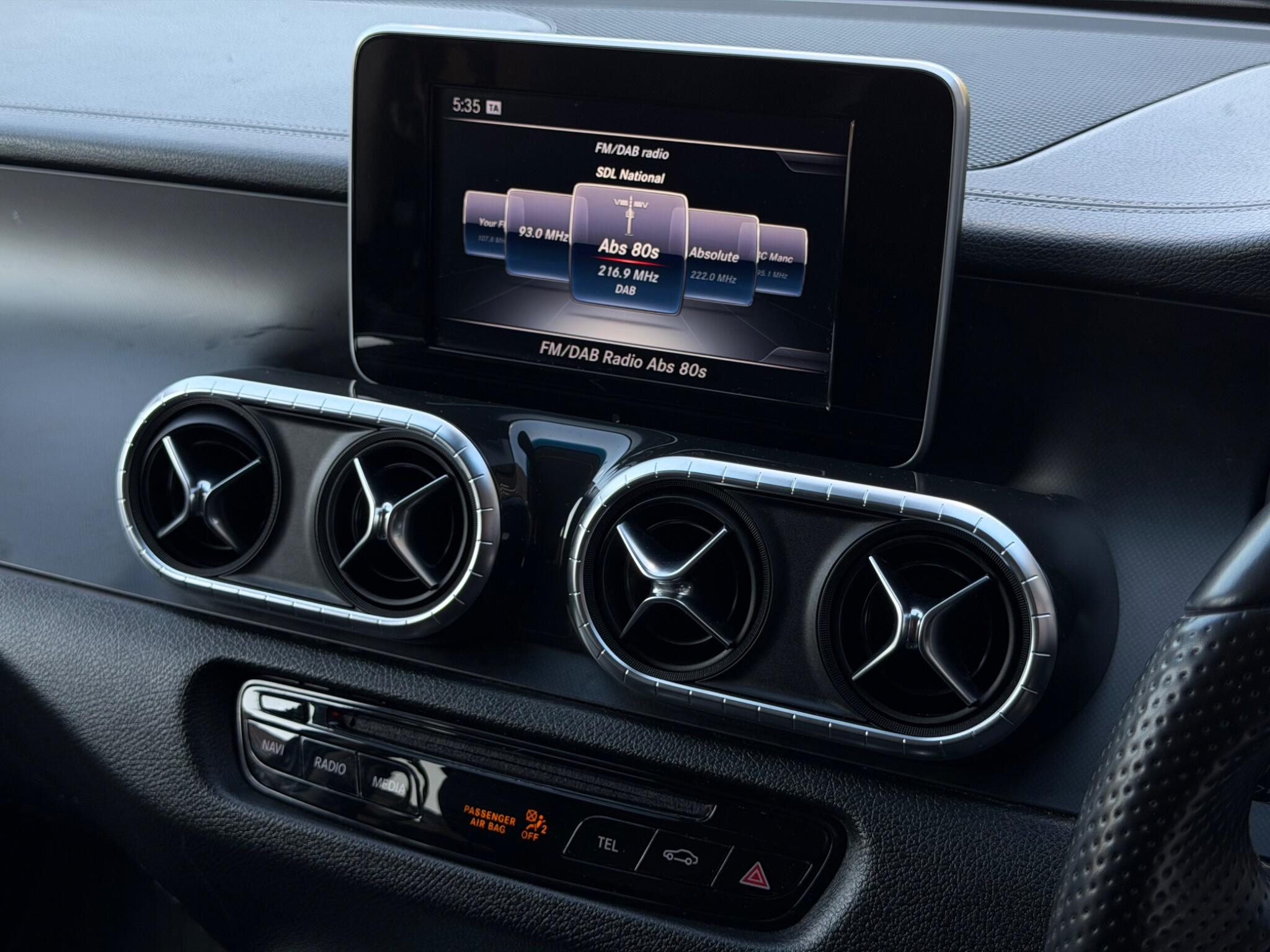 Mercedes-Benz X-Class view 37