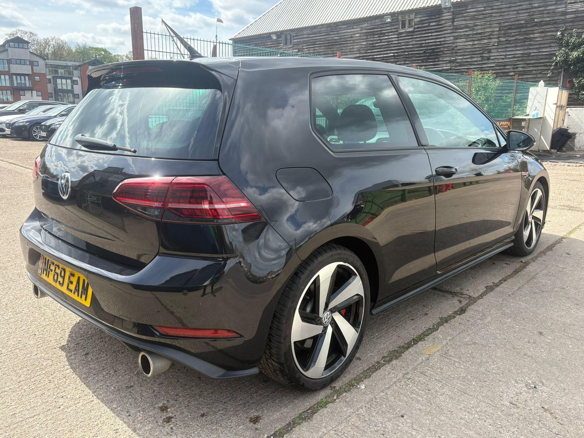 Volkswagen Golf view 5