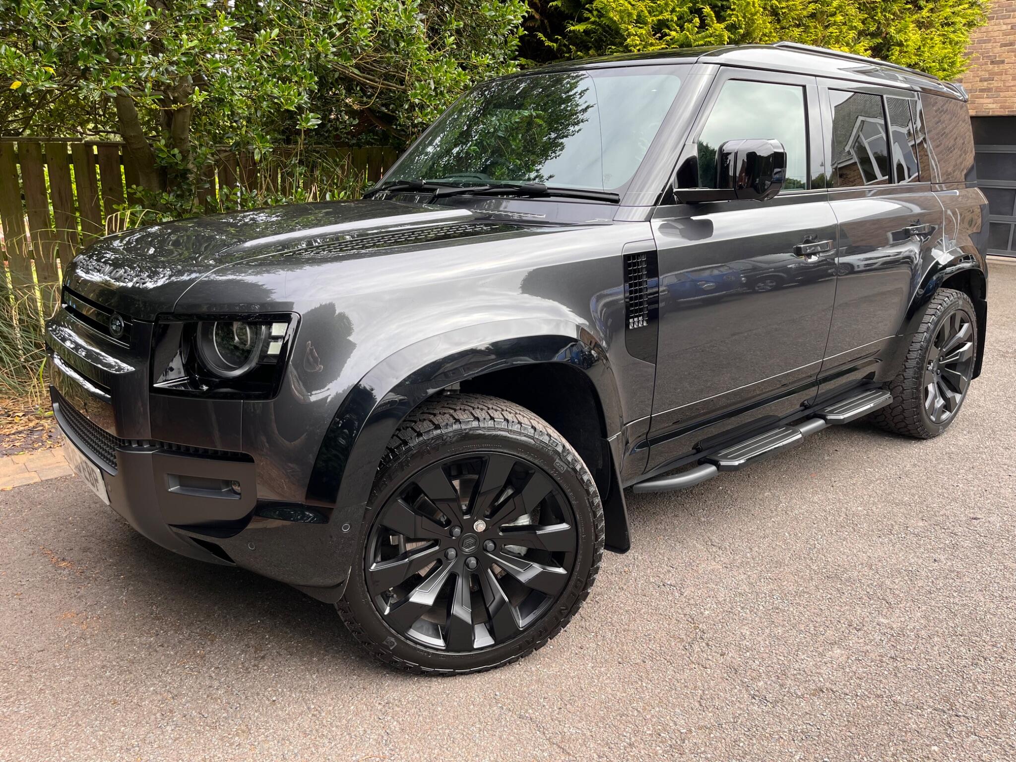 Land Rover Defender view 3